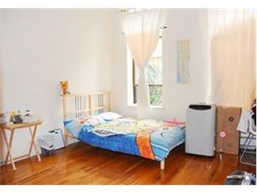 Rented by Douglas Elliman | media 16