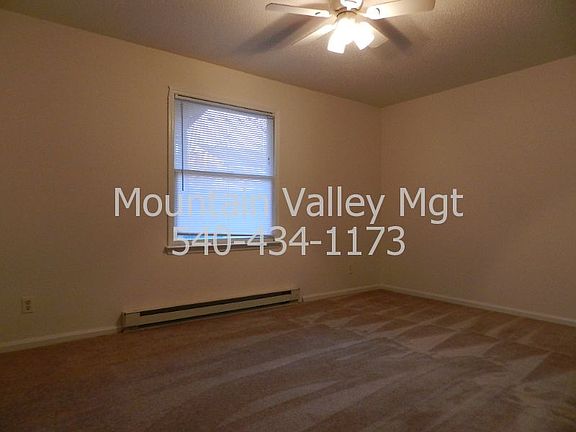 5th image of 611 Hawkins St APT J