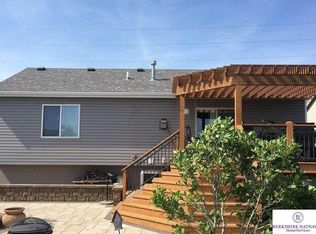 19011 R St, Omaha, NE 68135