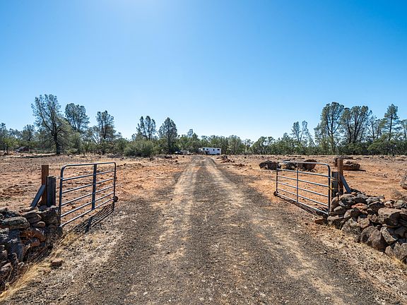 2nd image of 27655 Wildcat Rd