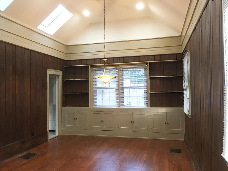 247 The Prado NE #REAR COTTAGE — Photo 4