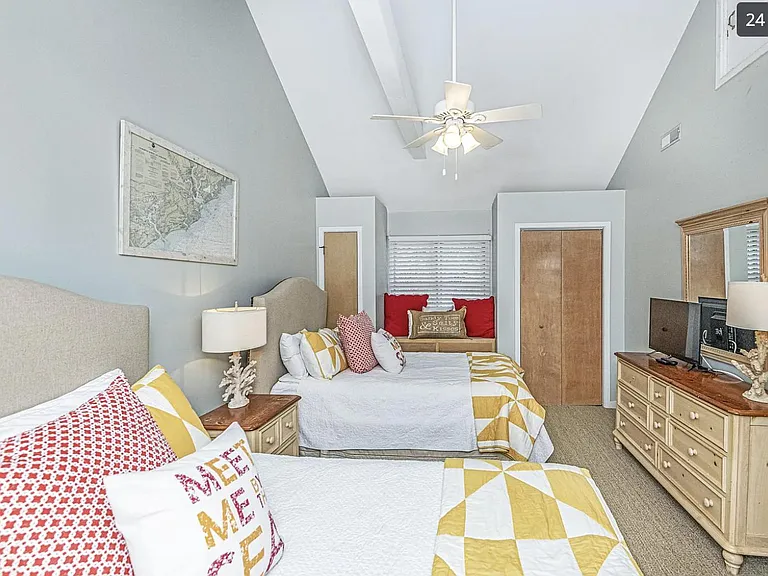 806 Carolina Blvd — Photo 15