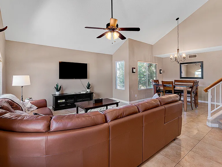 7801 W Crocus Dr — Photo 4