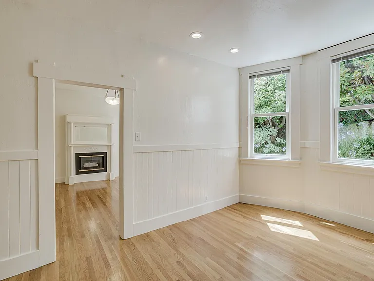 727B Waller St — Photo 9