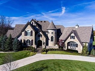 10450 Laurel Ridge Ln, Carmel, IN 46032