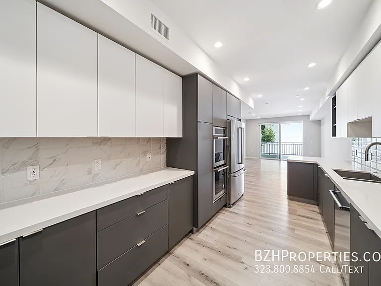 Bedford Twenty - Luxury Condos — Photo 32
