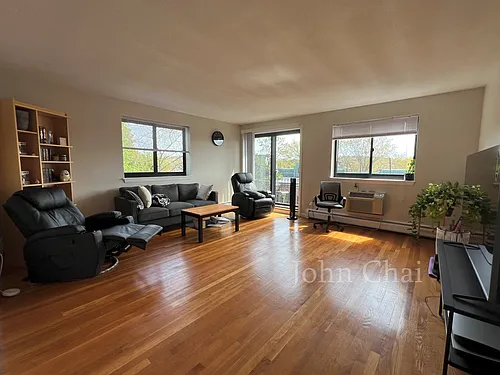95 Sutherland Rd #4B Photo 1
