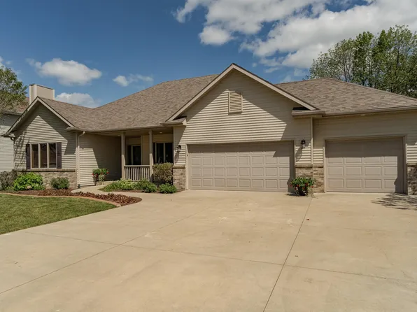 1934 Century Valley Ln NE, Rochester, MN 55906