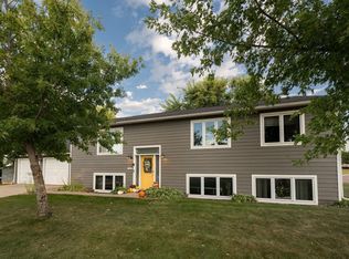 457 Cindy St, Windom, MN 56101
