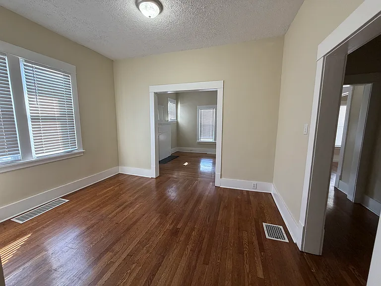 921 Edgemont Ave #921 — Photo 13