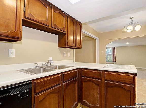 5th image of 1322 White Rock Dr