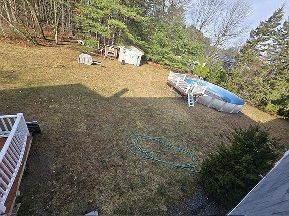 4th image of 20 Farm Pond Rd