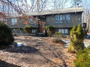 194 Green Chapel Ln, Cresco, PA 18326