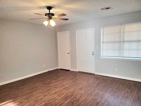 2nd image of 725 Lawton Ave