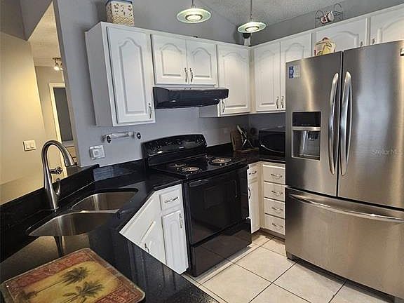 3rd image of 12718 Trowbridge Ln