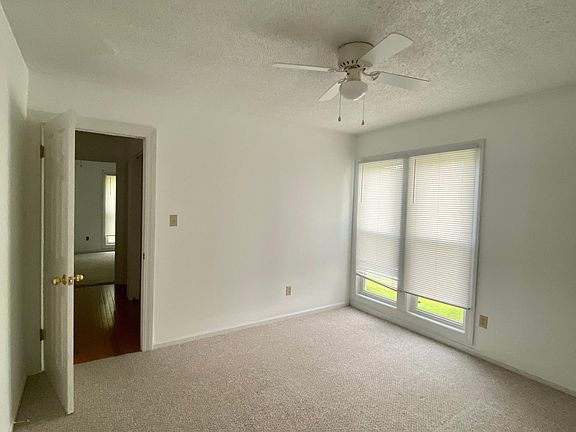 5th image of 119 Oakmont Dr APT 24