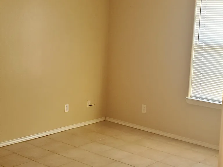2503 Salvatierra Ave #13 — Photo 4