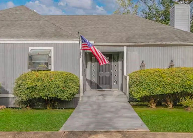 14 Creek Dr — Photo 1