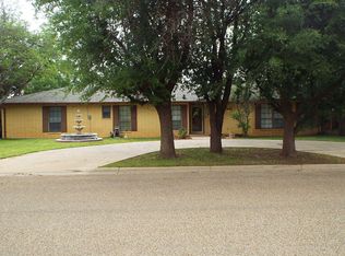 408 Mesa Cir, Plainview, TX 79072