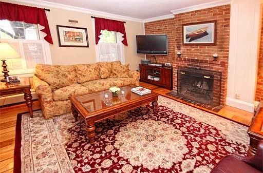 5th image of 23 Munroe St
