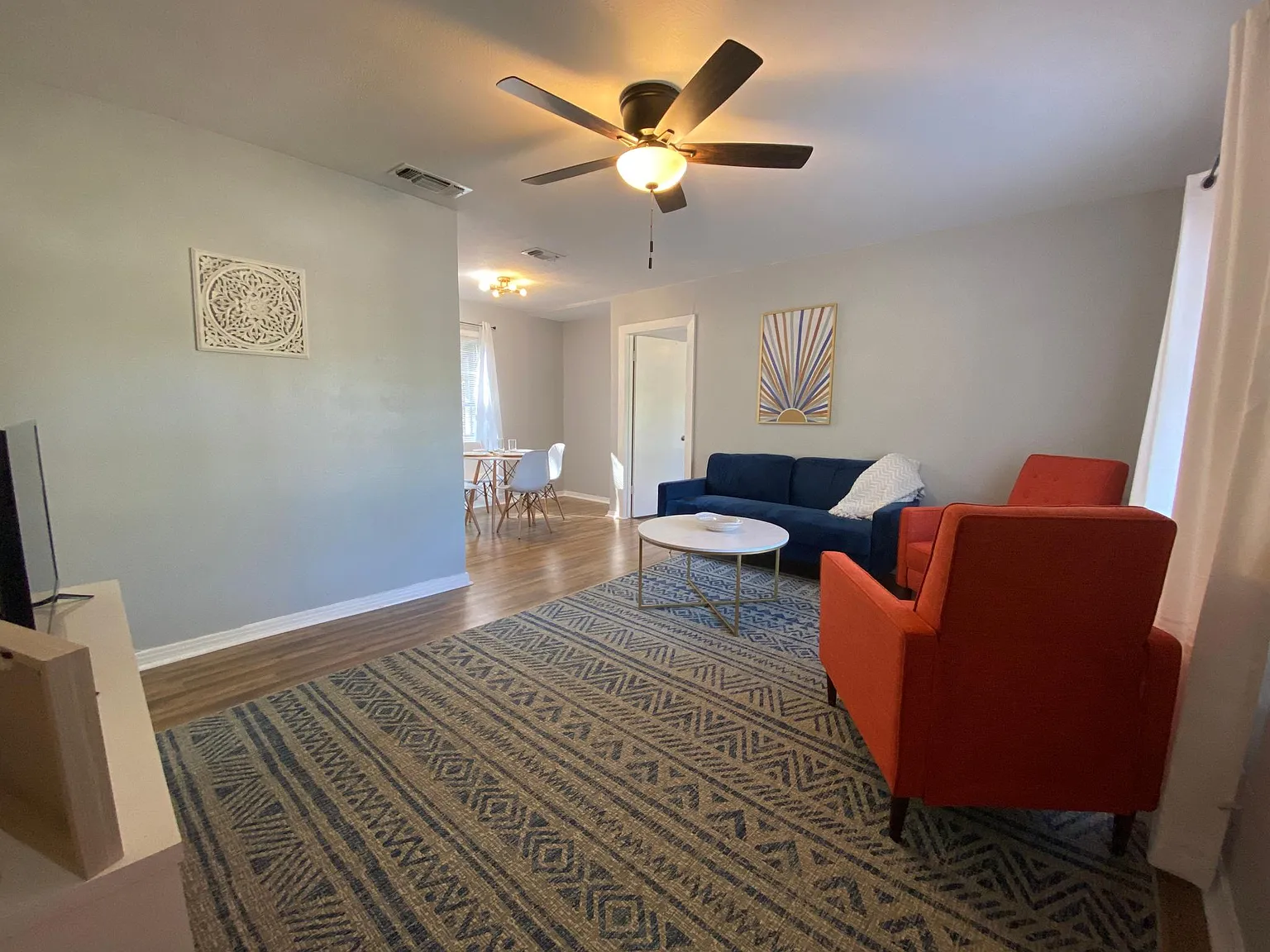 3304 Walnut St — Photo 3