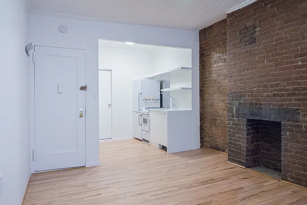 Rented by City Connections Realty | media 10