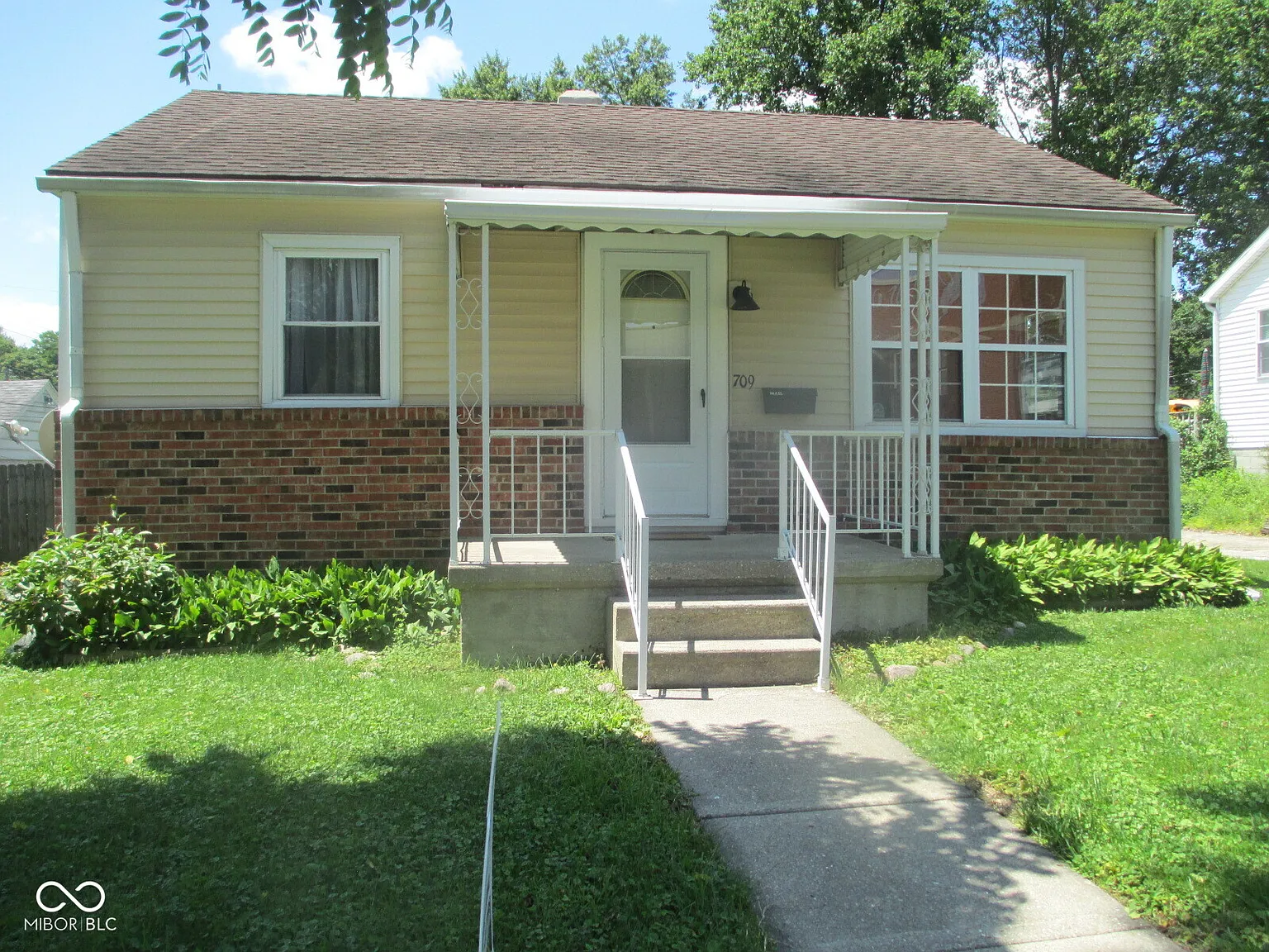 709 S Elm St photo 1