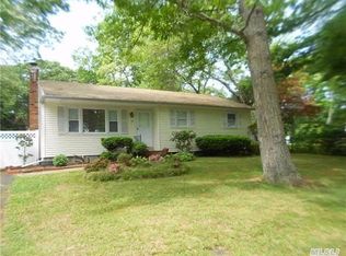 26 Babylon Dr, Sound Beach, NY 11789