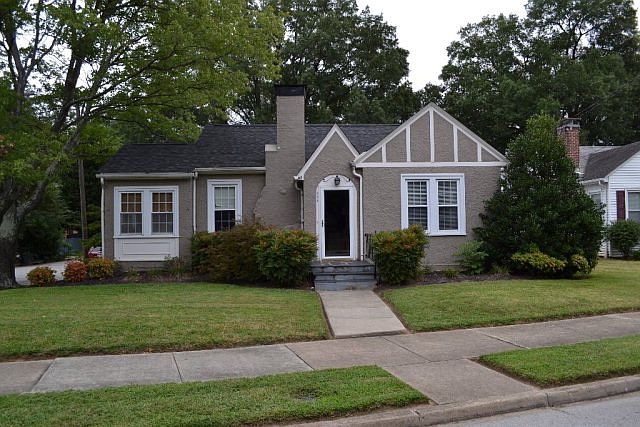 1st image of 205 Westhampton Ave