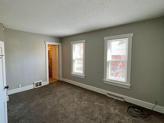 3rd image of 1439 Broadway St
