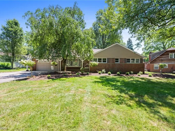 10916 Brookview Rd, Brecksville, OH 44141