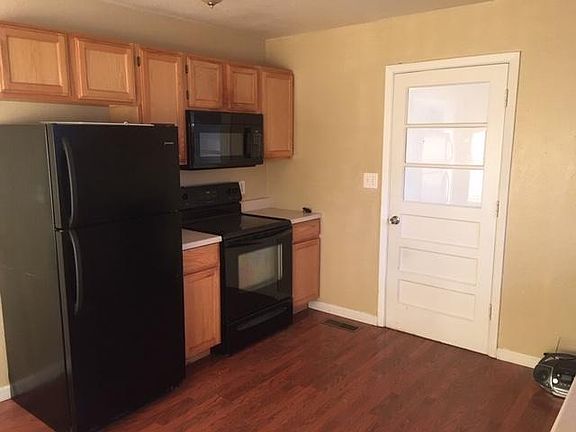 Kitchen Appliances included