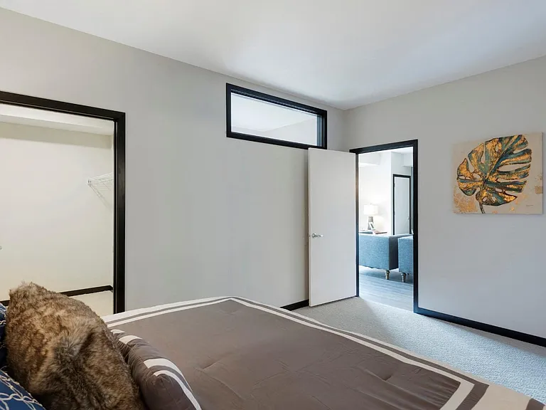 The Shoreham Apartments — Photo 70
