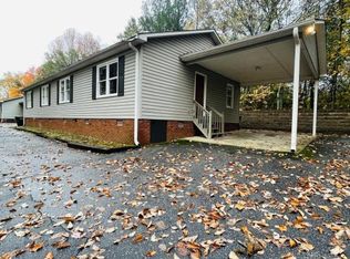 880 N Rutherford Rd APT H, Taylors, SC 29687