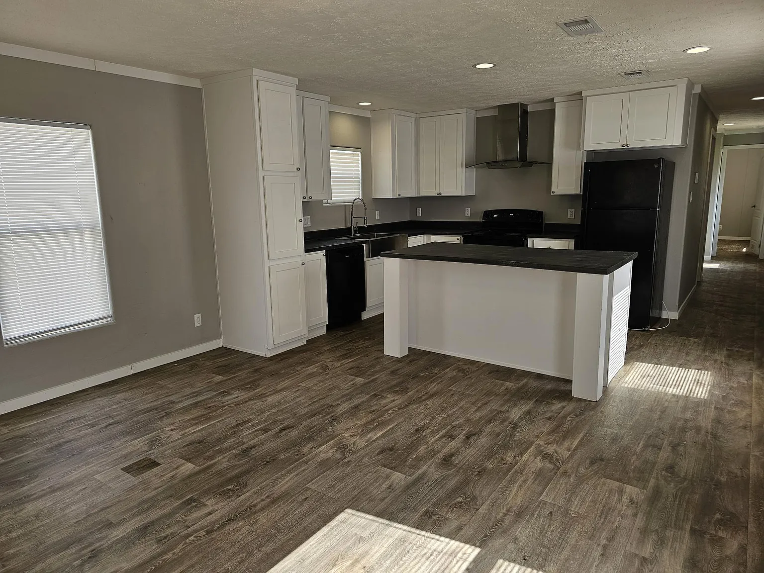 2 bed, 990 sqft, $995 — Photo 3