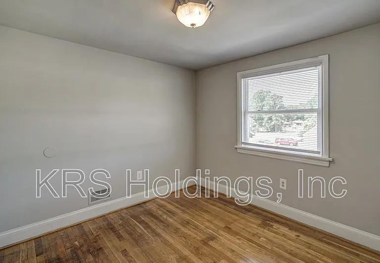 5423 Remuda Dr #4 — Photo 12