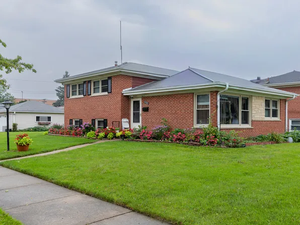 2201 Pine St, Des Plaines, IL 60018