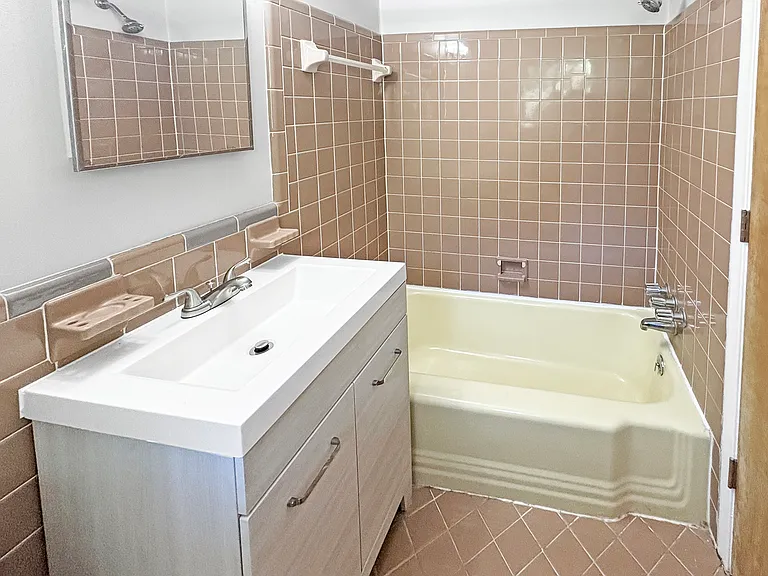 2515 S Commerce Rd #6 — Photo 11