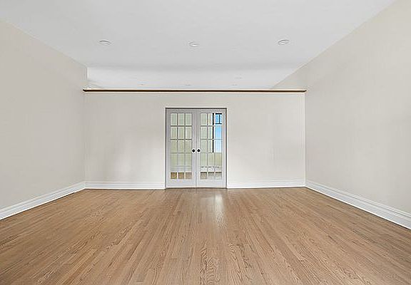 3rd image of 47-18 11th St #3
