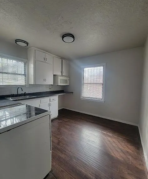 5318 Chennault Rd — Photo 7
