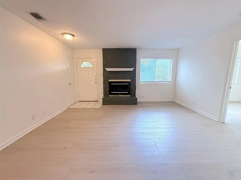 9900 Hundred Oaks Cir #A — Photo 5