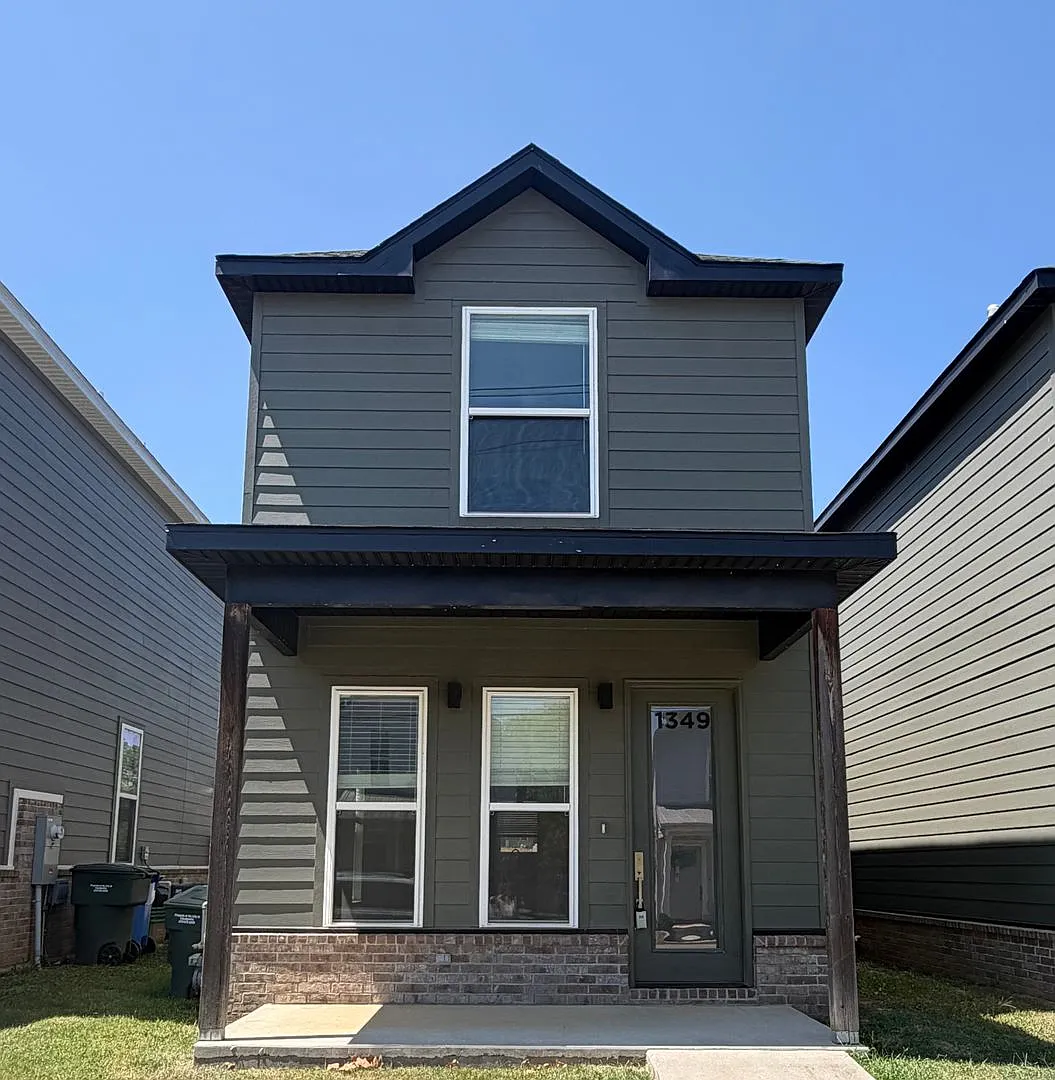 Clean like-new home for rent near the UofA — Photo 1