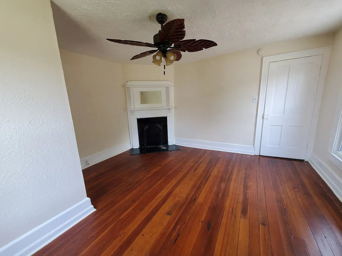 Building Photo - 1419 Windsor Ave #5