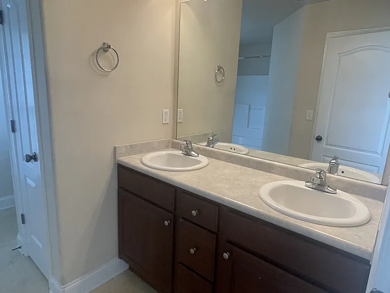 148 Old Ivy Rd — Photo 10