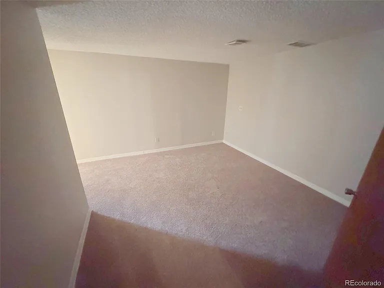 8674 Bluegrass Cir — Photo 18