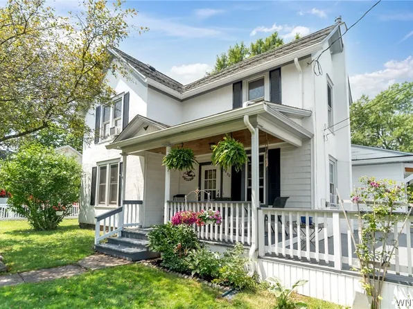 5020 Salt Rd, Clarence, NY 14031