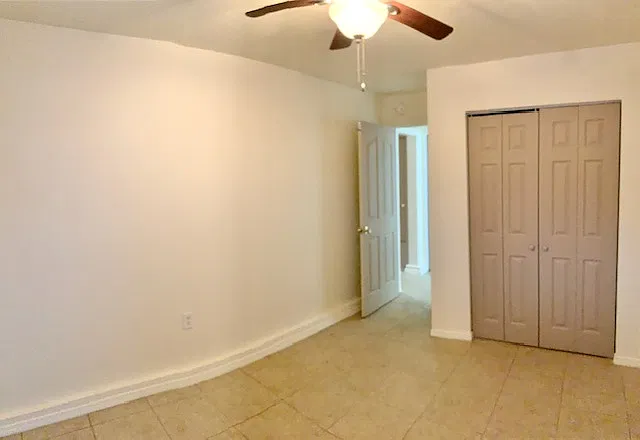 215 Princeton Dr SE - Unit C — Photo 4