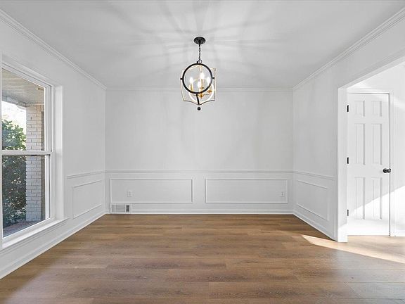 3rd image of 1676 Miller Farms Rd