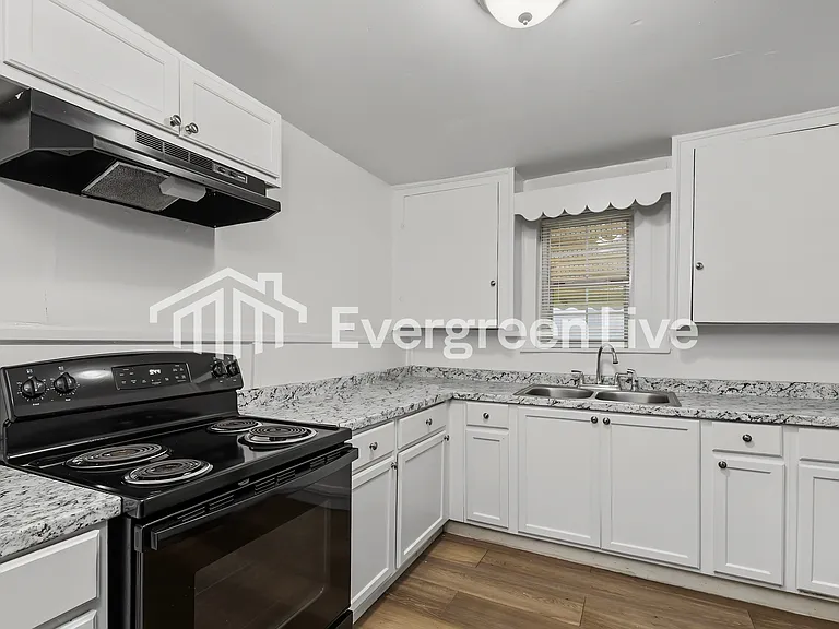425 Lenard Ave — Photo 7