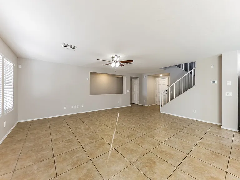 8027 W Mission Ln — Photo 5